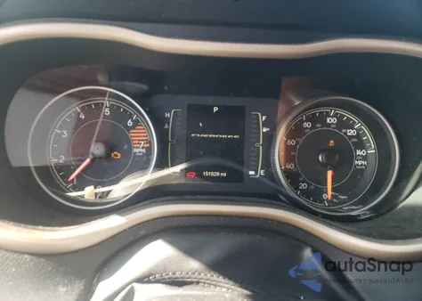 2016 Jeep Cherokee Latitude z USA, uszkodzony, nr VIN 1C4PJMCB4GW286054